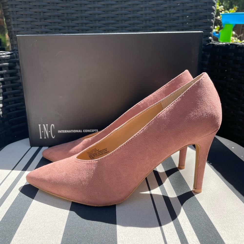 Beautiful mauve suede pumps - worn only once!